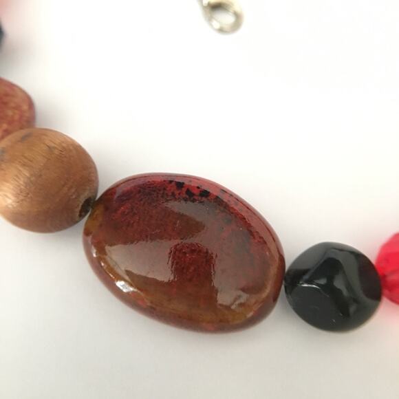 Earth tone/maroon chunky beaded statement necklace - Picture 7 of 10